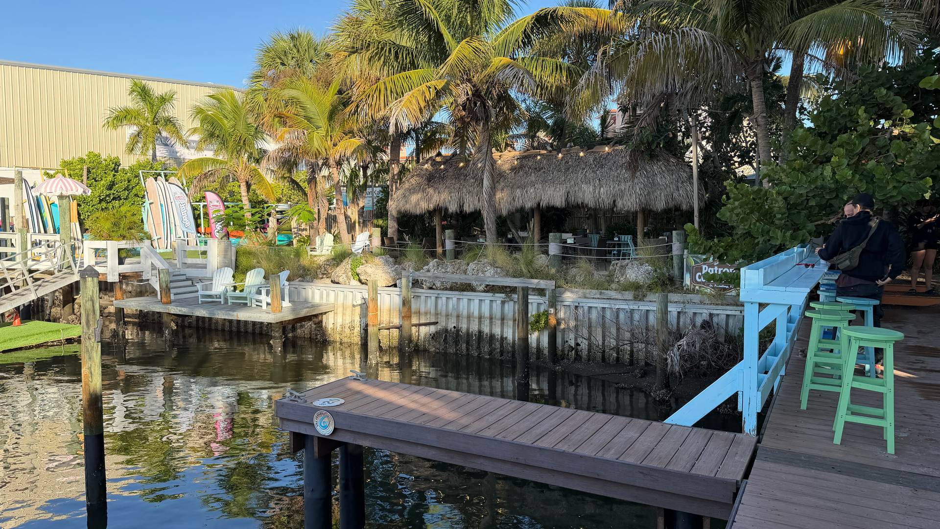 Patrona Coastal Café sits directly along the docks of Old Tampa Bay in St. Petersburg, offering relaxed waterfront seating surrounded by palms, boats, and marina views. A true neighborhood favorite, it captures the easy coastal rhythm just moments from Amara Bay.