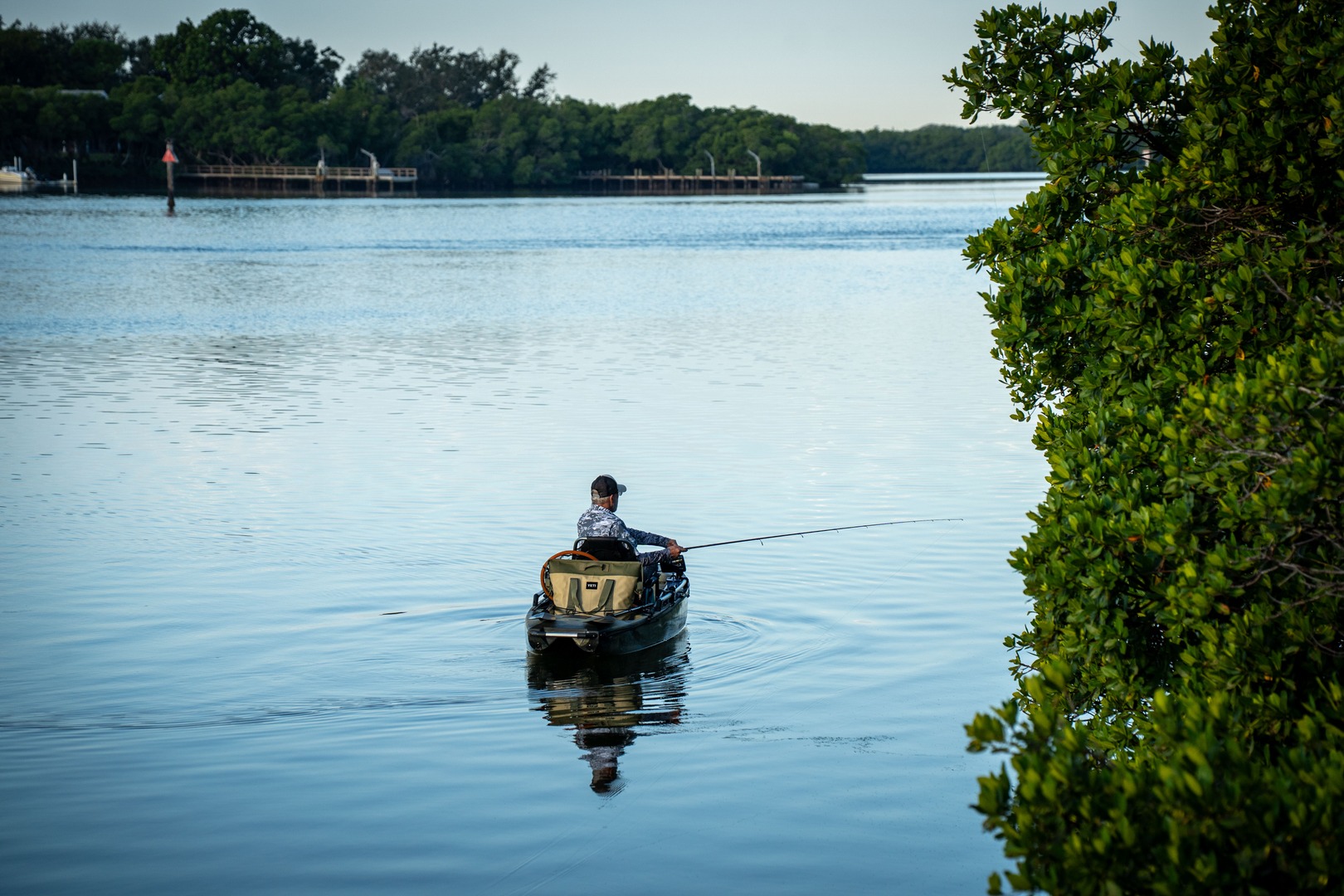 Old Tampa Bay offers calm waters, scenic mangroves, and year-round waterfront recreation in St. Petersburg, Florida. From kayak fishing to sunset paddles, it reflects the relaxed coastal lifestyle.
