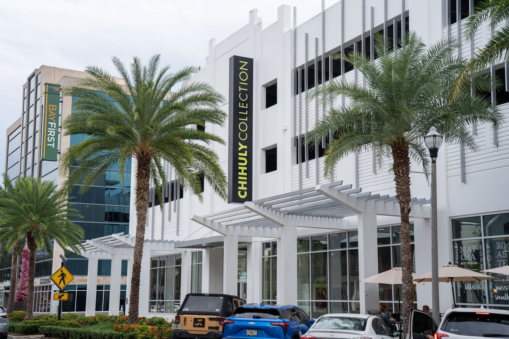 Located in downtown St. Petersburg, the Chihuly Collection features a permanent exhibition of Dale Chihuly’s large-scale glass installations. Just steps from Central Avenue and minutes from the waterfront, the museum reflects the city’s commitment to arts, culture, and design — a defining element of the St. Pete lifestyle.